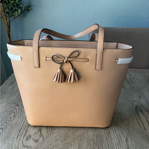 Kate Spade Handbags - Kate Spade hayes medium tote-New